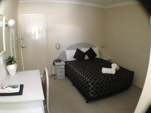 Ben Chifley Motor Inn - Sydney Tourism 30