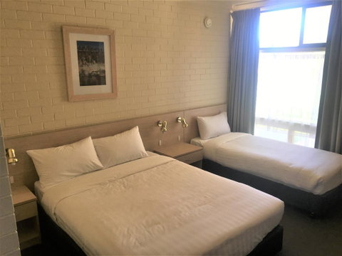Junee Motor Inn - Sydney Tourism 15