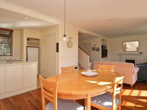 Villa 2br Prosecco Villa Located Within Cypress Lakes Resort - Sydney Tourism 6