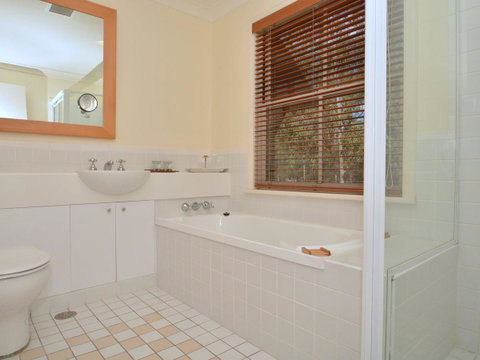 Villa 2br Prosecco Villa Located Within Cypress Lakes Resort - Sydney Tourism 13