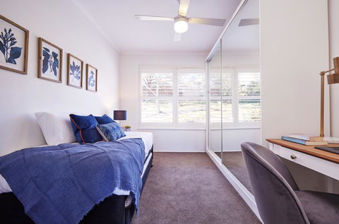 Bright And Spacious Family Home With Leafy Deck - Sydney Tourism 28