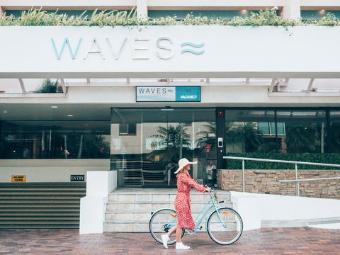 Waves Byron Bay - Sydney Tourism 0