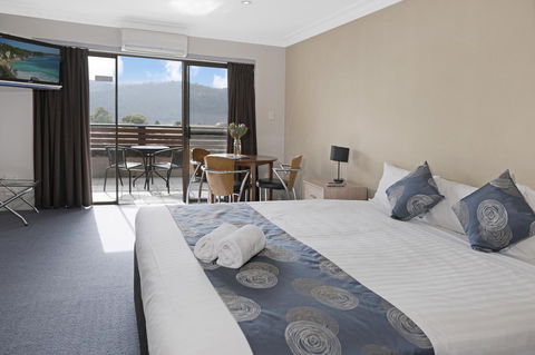 Banjo Paterson Inn - Sydney Tourism 1