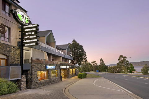 Banjo Paterson Inn - Sydney Tourism 0