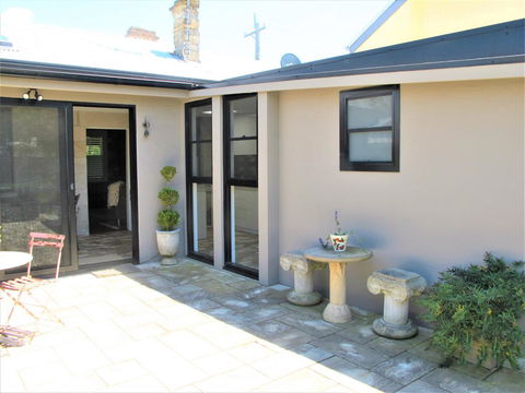 Apple Tree Cottage - Sydney Tourism 30