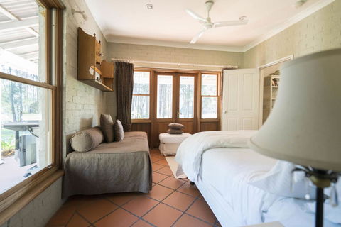 Thistle Hill Guesthouse - Walk To Many Wineries And Restaurants - Sydney Tourism 36
