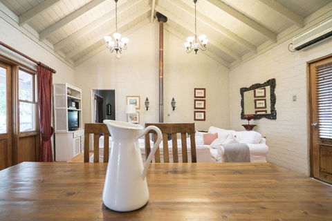 Thistle Hill Guesthouse - Walk To Many Wineries And Restaurants - Sydney Tourism 30