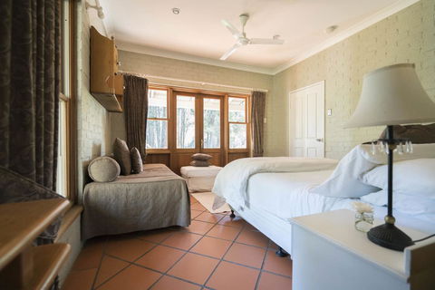 Thistle Hill Guesthouse - Walk To Many Wineries And Restaurants - Sydney Tourism 38