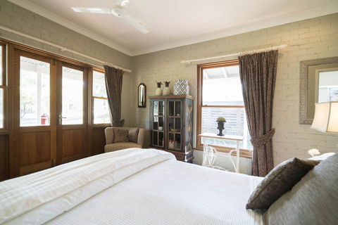 Thistle Hill Guesthouse - Walk To Many Wineries And Restaurants - Sydney Tourism 25