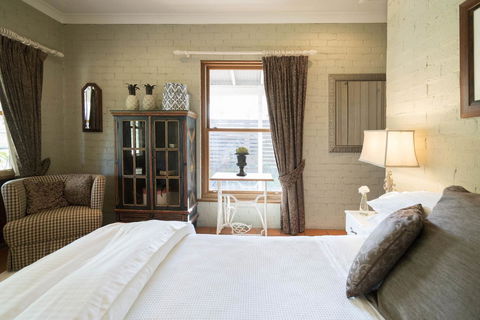 Thistle Hill Guesthouse - Walk To Many Wineries And Restaurants - Sydney Tourism 26