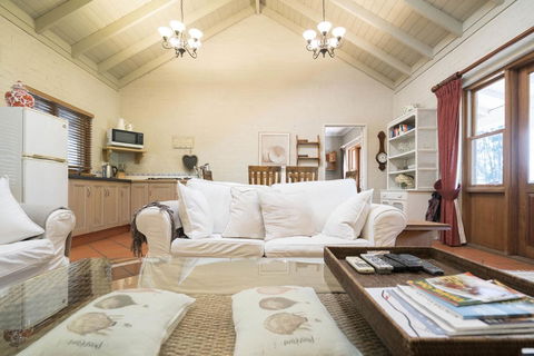 Thistle Hill Guesthouse - Walk To Many Wineries And Restaurants - Sydney Tourism 29