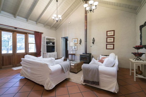 Thistle Hill Guesthouse - Walk To Many Wineries And Restaurants - Sydney Tourism 31