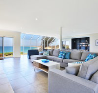 Neptune - Absolute Beachfront - Sydney Tourism