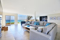 Neptune - Absolute Beachfront