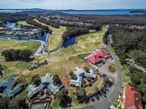 Condo 105 @ Horizons Golf Resort - Salamander Bay NSW - Sydney Tourism 7