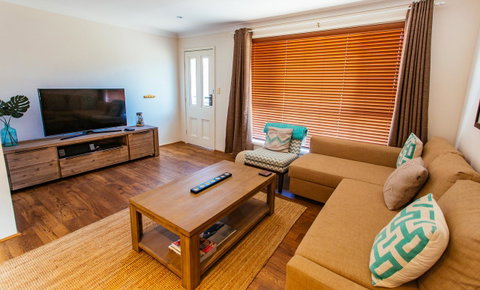 Sunbaker Pet Friendly Awards Finalist 4 Mins Walk To Culburra Beach - Sydney Tourism 7