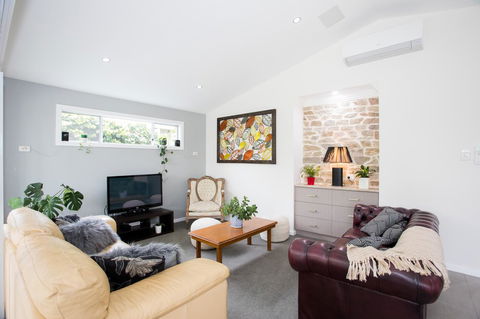 Armidale Cottage - House 2 - Sydney Tourism 21