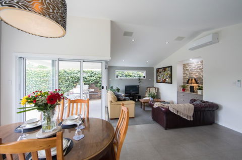 Armidale Cottage - House 2 - Sydney Tourism 20