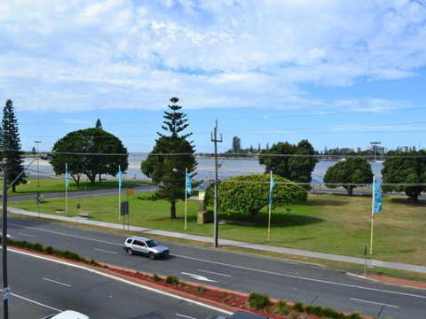 Oxley 8 At Tuncurry - Sydney Tourism 1