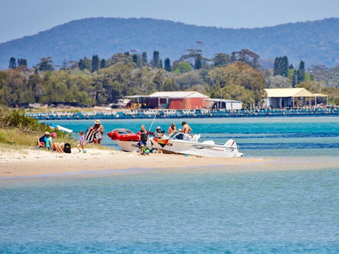 Oxley 8 At Tuncurry - Sydney Tourism 6