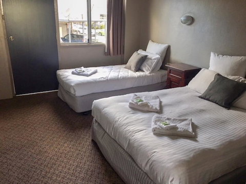 Commercial Hotel Motel Lithgow - Sydney Tourism 12