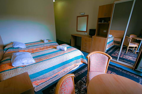 Rest Easy Motel - Sydney Tourism 13