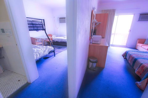 Rest Easy Motel - Sydney Tourism 14