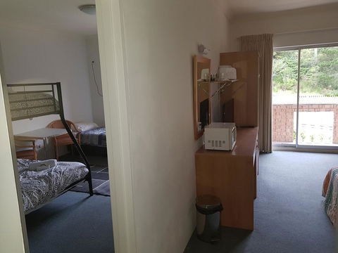 Rest Easy Motel - Sydney Tourism 35