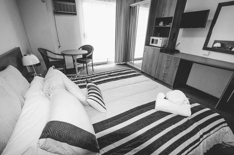 Rest Easy Motel - Sydney Tourism 18