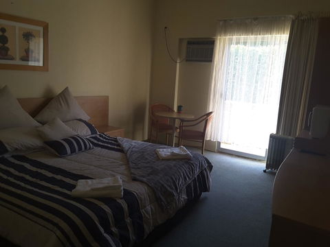 Rest Easy Motel - Sydney Tourism 23