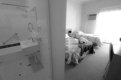Rest Easy Motel - Sydney Tourism 19