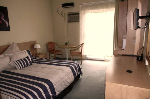Rest Easy Motel - Sydney Tourism 15
