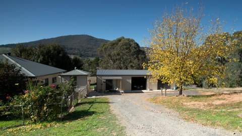 Pound Creek Gallery - Sydney Tourism 9