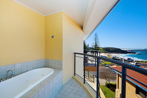 The Cove Yamba - Sydney Tourism 8