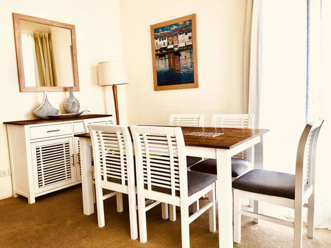 Boathouse Resort (Water Front) - Sydney Tourism 24