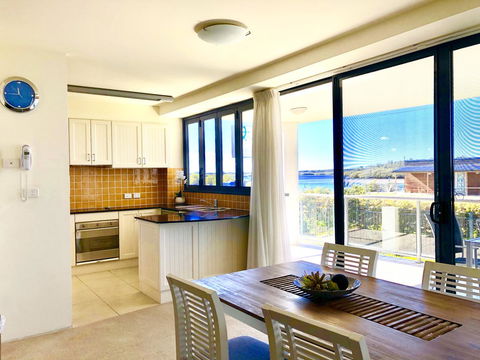 Boathouse Resort (Water Front) - Sydney Tourism 1