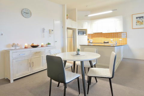 Boathouse Resort (Water Front) - Sydney Tourism 21