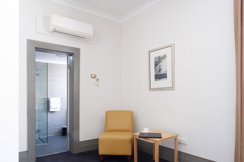 Royal Exhibition Hotel - Sydney Tourism 21