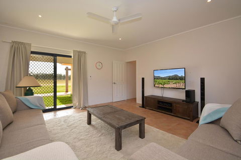 JE Guesthouse, Central To All The Hunter Valley Has To Offer - Sydney Tourism 4