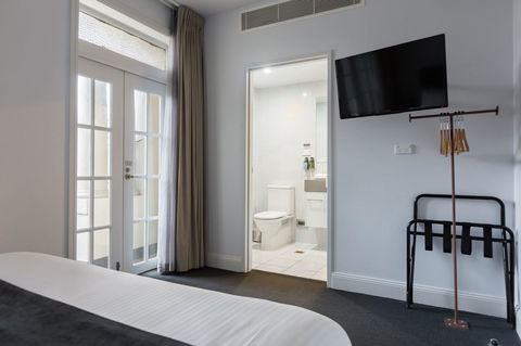 The Lucky Hotel - Sydney Tourism 26