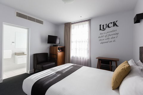 The Lucky Hotel - Sydney Tourism 3