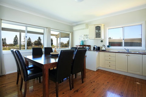 Glory @ Culburra - Absolute Beachfront - Pet & Family Friendly - Sydney Tourism 4