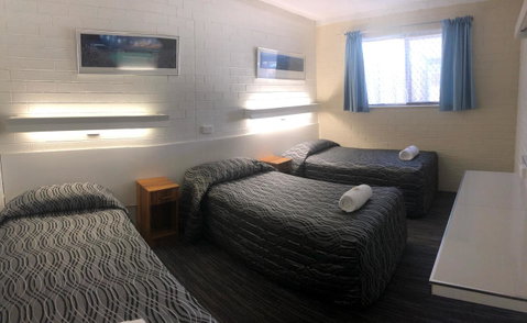 Coastal Bay Motel - Sydney Tourism 21