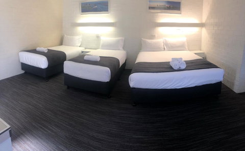 Coastal Bay Motel - Sydney Tourism 18