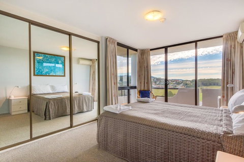 Pacific Towers Beach Resort - Sydney Tourism 38