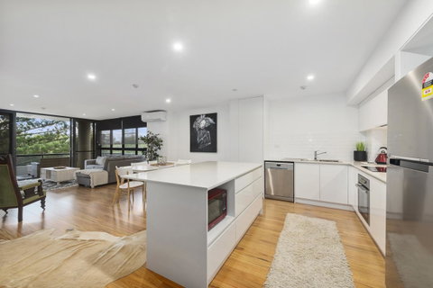 Pacific Towers Beach Resort - Sydney Tourism 6