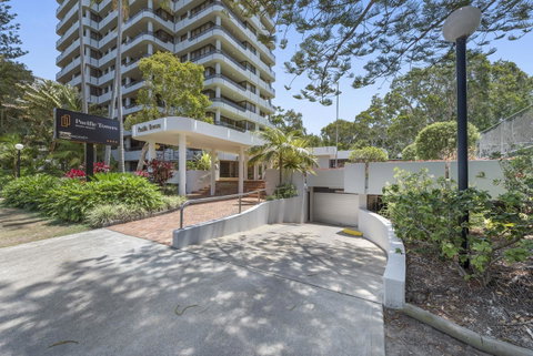 Pacific Towers Beach Resort - Sydney Tourism 0