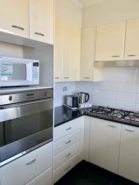 Castle Serviced Apartments - Sydney Tourism 0