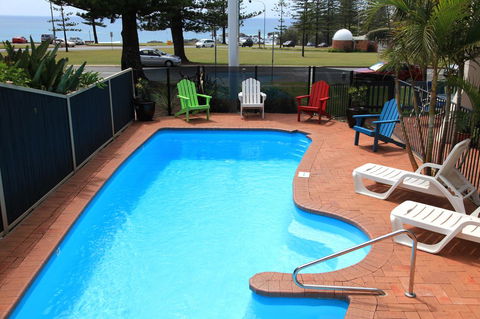 Beach House Holiday Apartments - Sydney Tourism 18