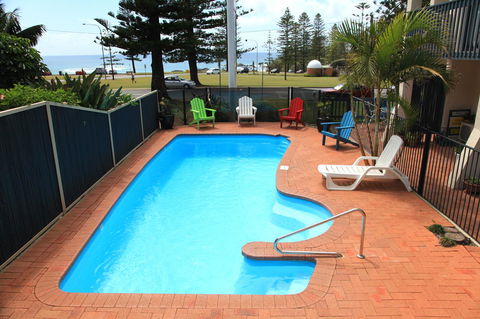 Beach House Holiday Apartments - Sydney Tourism 19